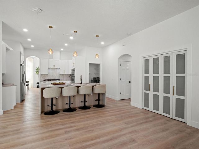 6111 HERONCREST COURT, Lithia, FL 33547