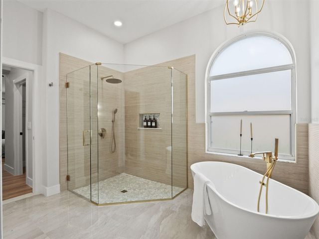 6111 HERONCREST COURT, Lithia, FL 33547