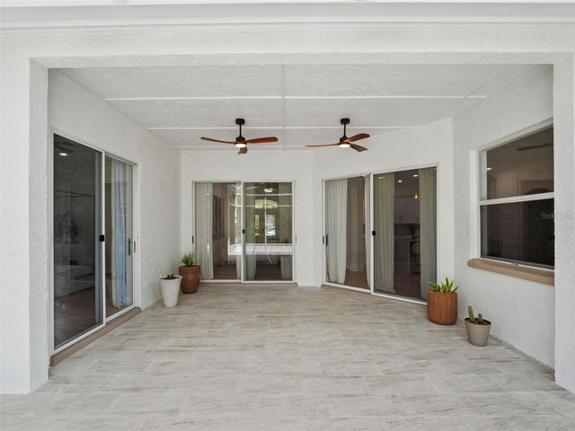 6111 HERONCREST COURT, Lithia, FL 33547