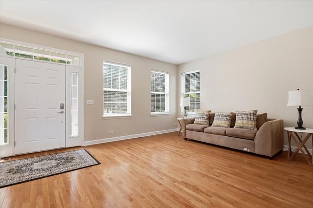 2835 Liberty Lakes Boulevard, Wauconda, IL 60084