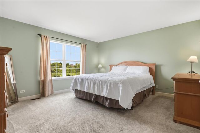 2835 Liberty Lakes Boulevard, Wauconda, IL 60084