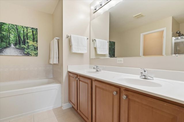 2835 Liberty Lakes Boulevard, Wauconda, IL 60084