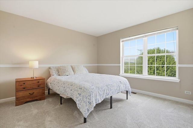 2835 Liberty Lakes Boulevard, Wauconda, IL 60084