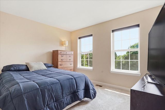 2835 Liberty Lakes Boulevard, Wauconda, IL 60084