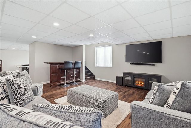 2835 Liberty Lakes Boulevard, Wauconda, IL 60084
