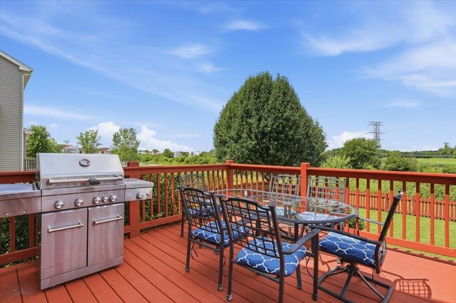 2835 Liberty Lakes Boulevard, Wauconda, IL 60084