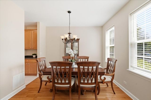 2835 Liberty Lakes Boulevard, Wauconda, IL 60084