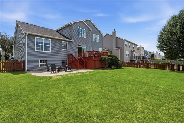 2835 Liberty Lakes Boulevard, Wauconda, IL 60084