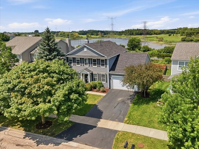 2835 Liberty Lakes Boulevard, Wauconda, IL 60084