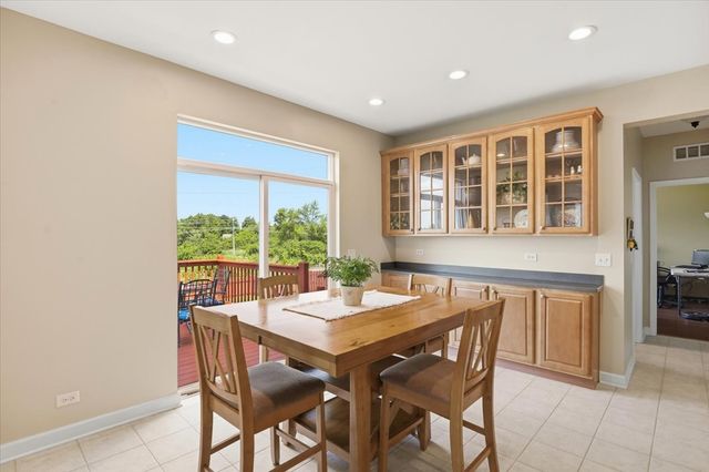 2835 Liberty Lakes Boulevard, Wauconda, IL 60084