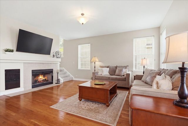 2835 Liberty Lakes Boulevard, Wauconda, IL 60084