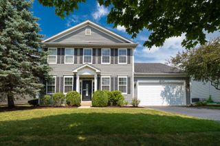 2835 Liberty Lakes Boulevard, Wauconda, IL 60084