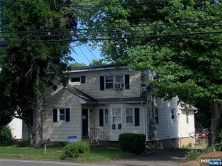 1147 Goffle Road, Hawthorne, NJ 07506