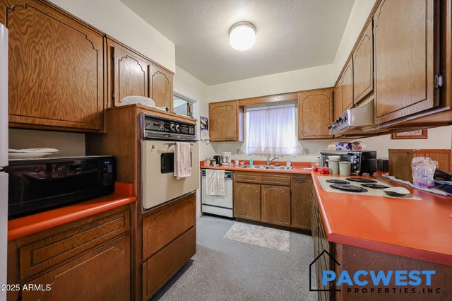 4801 W BEVERLY Lane, Glendale, AZ 85306