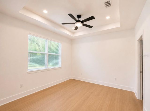 1064 MONROE AVENUE, Brooksville, FL 34604