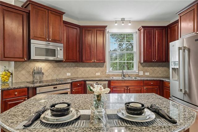 3856 Creekview Ridge Drive, Buford, GA 30518