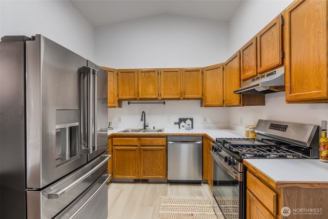 2417 S 249th Place, Kent, WA 98032