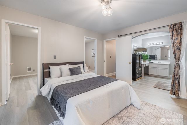 2417 S 249th Place, Kent, WA 98032