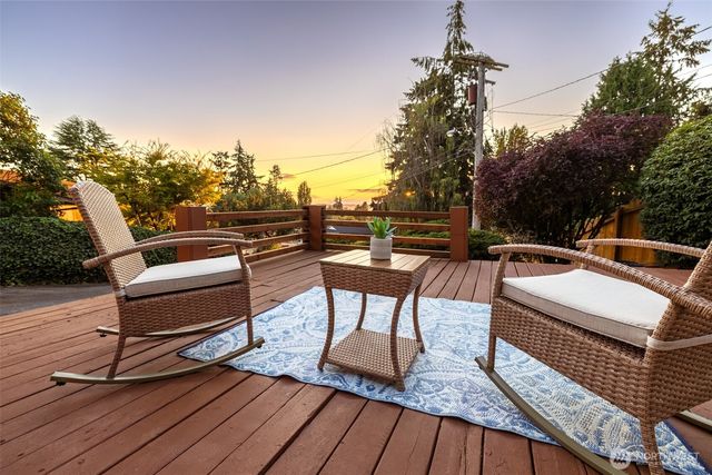 2417 S 249th Place, Kent, WA 98032