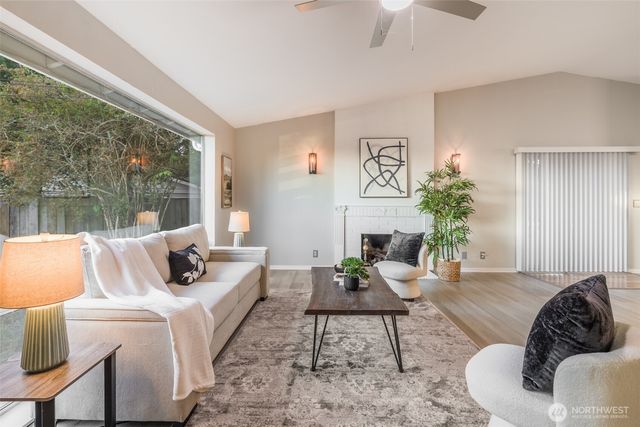 2417 S 249th Place, Kent, WA 98032