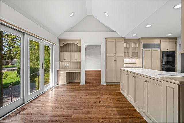 1735 Yale Court, Lake Forest, IL 60045