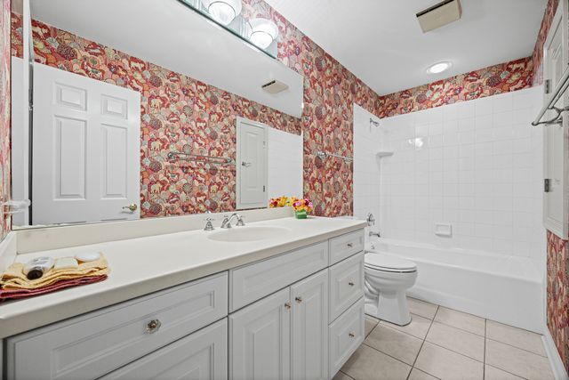1735 Yale Court, Lake Forest, IL 60045