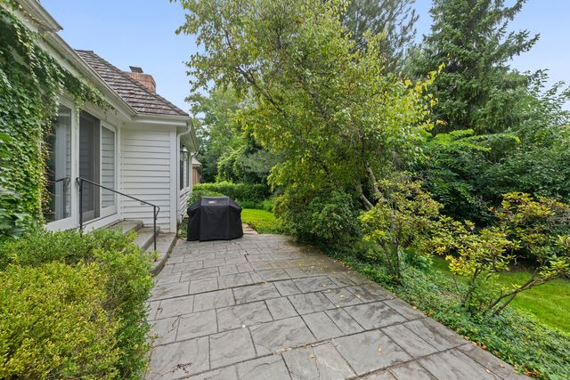 1735 Yale Court, Lake Forest, IL 60045