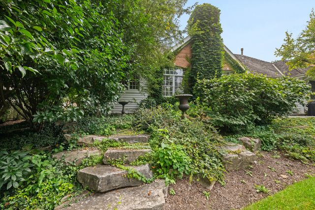 1735 Yale Court, Lake Forest, IL 60045