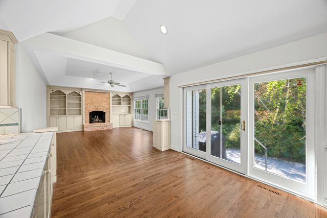 1735 Yale Court, Lake Forest, IL 60045