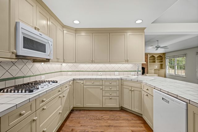 1735 Yale Court, Lake Forest, IL 60045