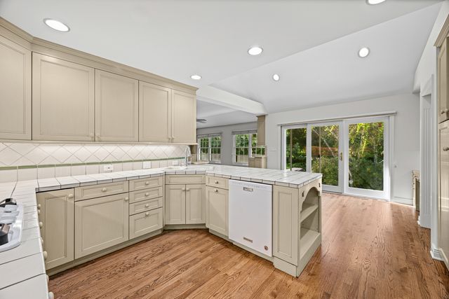 1735 Yale Court, Lake Forest, IL 60045