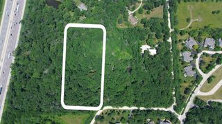 2150 W Saunders Road, Lake Forest, IL 60045