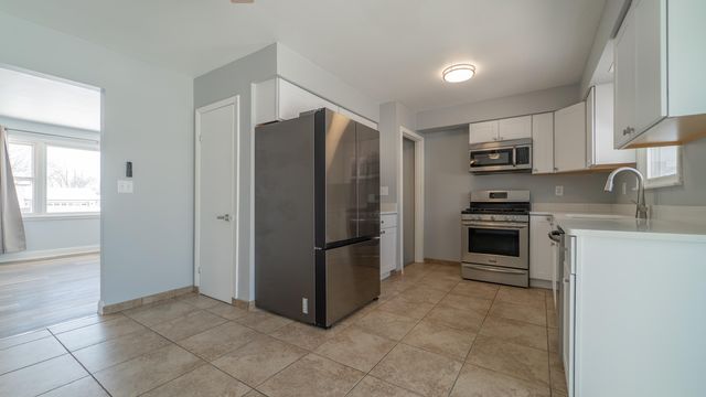 9380 Mckinley Street, Crown Point, IN 46307