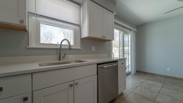 9380 Mckinley Street, Crown Point, IN 46307