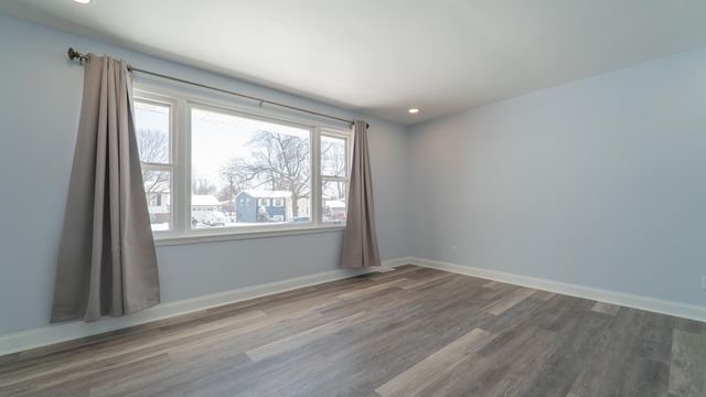 9380 Mckinley Street, Crown Point, IN 46307