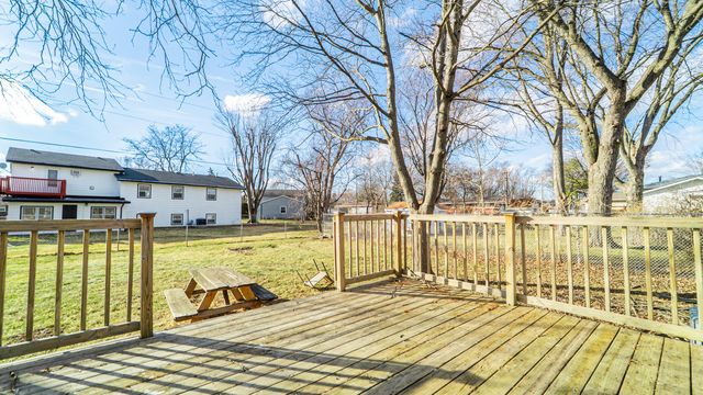 9380 Mckinley Street, Crown Point, IN 46307