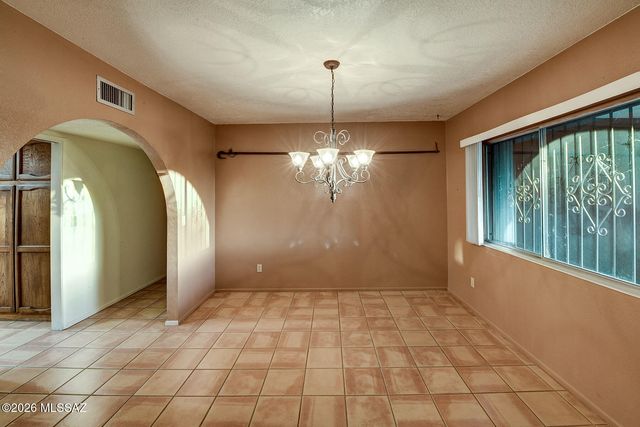 2560 N Jeanette Avenue, Tucson, AZ 85749