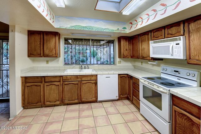 2560 N Jeanette Avenue, Tucson, AZ 85749