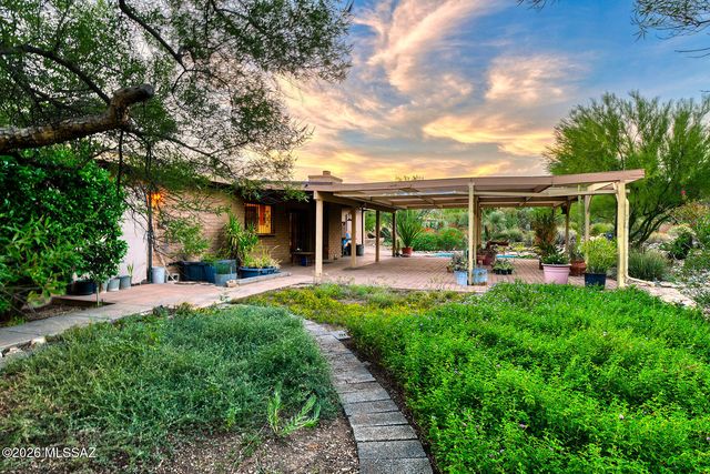 2560 N Jeanette Avenue, Tucson, AZ 85749
