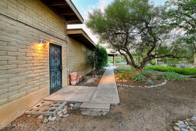 2560 N Jeanette Avenue, Tucson, AZ 85749