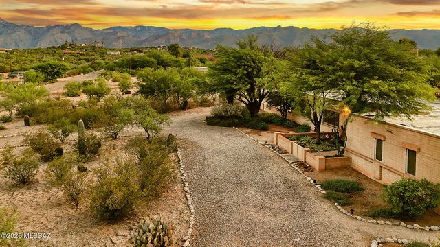 2560 N Jeanette Avenue, Tucson, AZ 85749