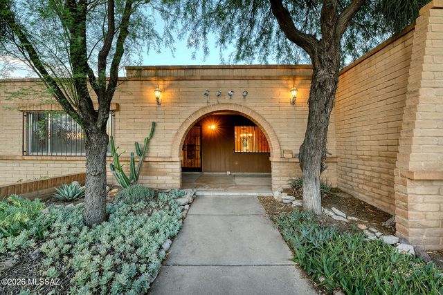 2560 N Jeanette Avenue, Tucson, AZ 85749