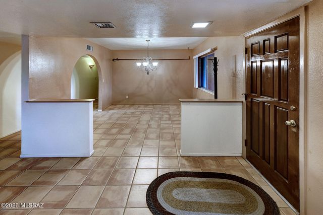 2560 N Jeanette Avenue, Tucson, AZ 85749