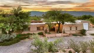 2560 N Jeanette Avenue, Tucson, AZ 85749