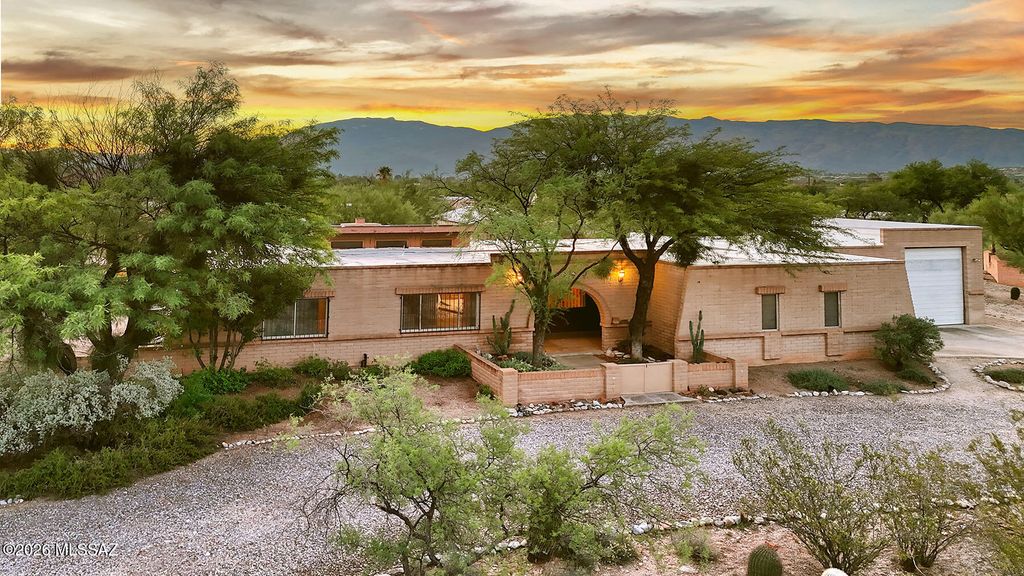 2560 N Jeanette Avenue, Tucson, AZ 85749