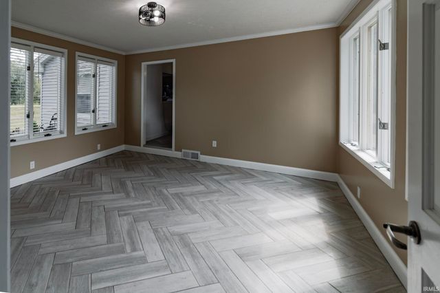 8400 Old State Road, Evansville, IN 47710