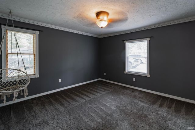 8400 Old State Road, Evansville, IN 47710