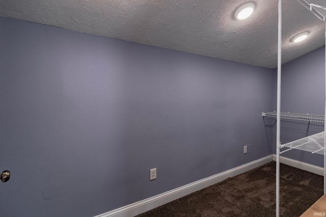 8400 Old State Road, Evansville, IN 47710
