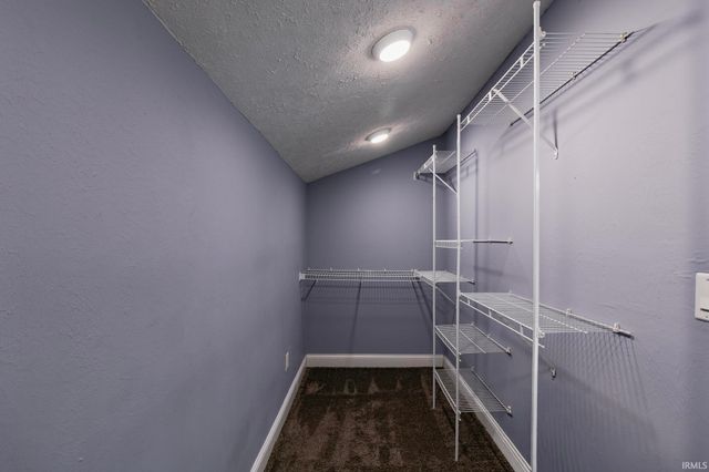 8400 Old State Road, Evansville, IN 47710