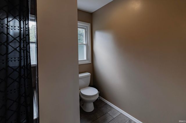 8400 Old State Road, Evansville, IN 47710